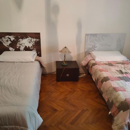 Casa - House Xavier Una Casa Famigliare , Dame Entra Solo Chi A Un Bel Cuore , Non'E Il L'Intero Alloggio Solo Stanze E Bagno Leilighet Torino Eksteriør bilde