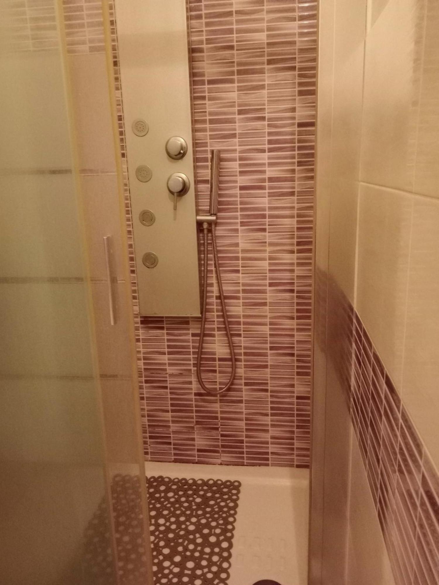 Casa - House Xavier Una Casa Famigliare , Dame Entra Solo Chi A Un Bel Cuore , Non'E Il L'Intero Alloggio Solo Stanze E Bagno Leilighet Torino Eksteriør bilde